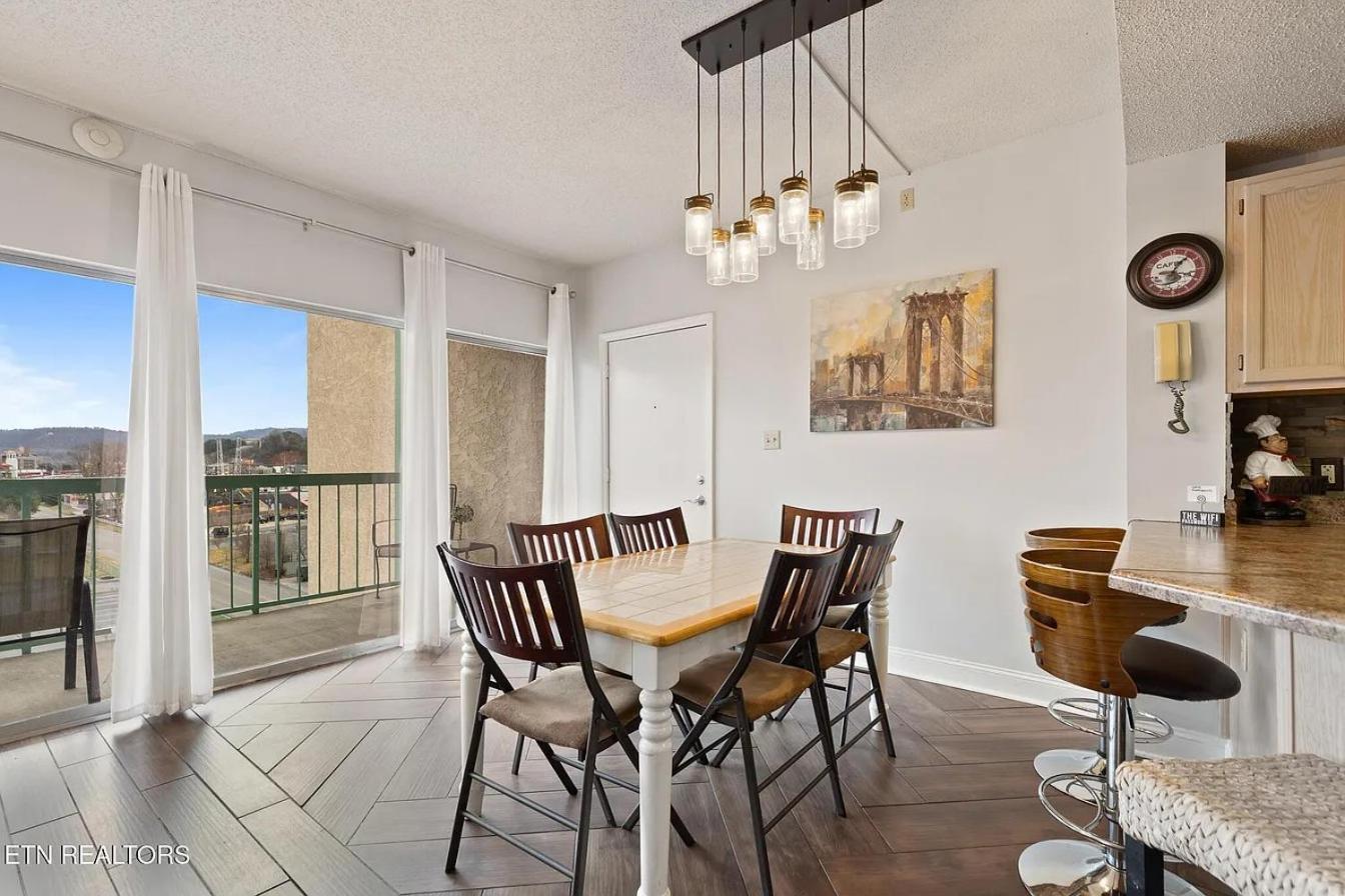 River Place 209 1br