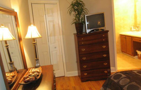 River Place 209 1br *